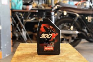 Nhớt Motul 300V 10W40